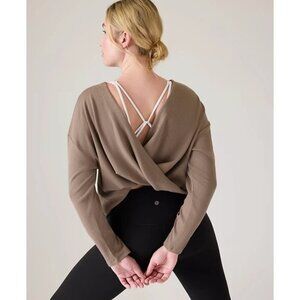 Athleta Presence Twist Sweatshirt Pyrite Medium Yoga workout gym gorpcore beige